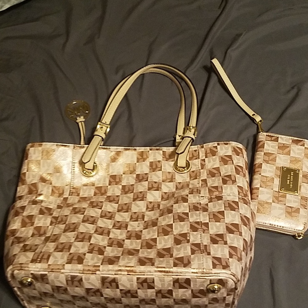 Purse and Wallet